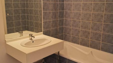 Appartement T3 - terrasse - parking - Résidence La Fontaine - Photo 5