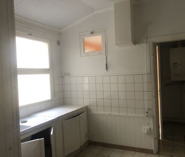 Location Maison 5 pièces 78m² LA ROCHE CHALAIS 24490 - Photo 2