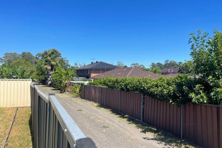 “PRIVATE AND WALKING DISTANCE TO CBD” - Photo 3