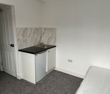 Studio Flat, Abercairn Road, SW16 - Photo 1