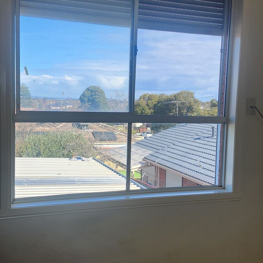 Noble Park - Photo 1