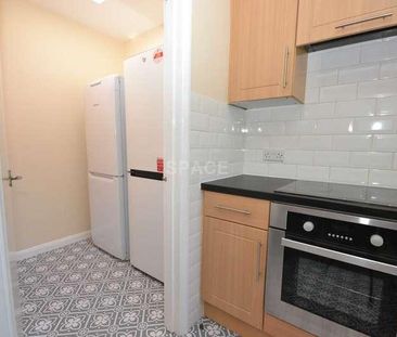 Courts Road, Reading, RG6 - Photo 6