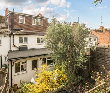 4 bedroom terraced house to rent - Photo 5