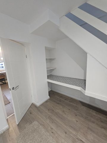 3 bedroom terraced house to rent - Photo 2