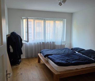 Schöne moderne 2.5 Zimmer Wohnung Zürich Wiedikon - Photo 2