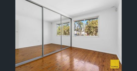 3 BEDROOM FAMILY HOME - Photo 3