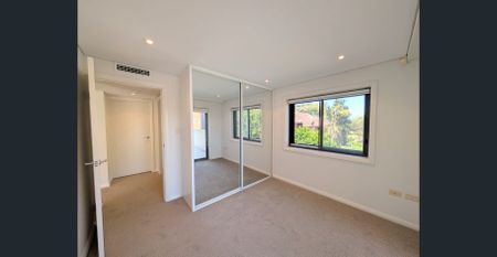 Renovated 3-Bedroom Apartment in Prime Cremorne Location - Photo 2