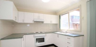 Prime Location with Extra Space - Photo 2