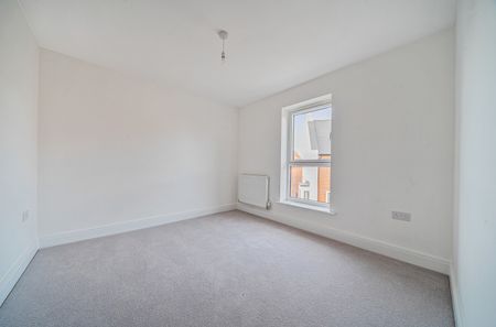 3 bedroom semi-detached house to rent - Photo 5