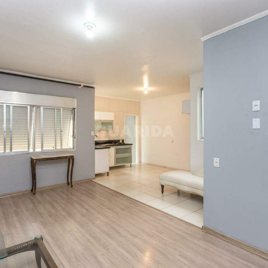 Apartamento mobiliado com 2 dormitórios no bairro Passo D’Areia - COD: 4644 - Photo 1