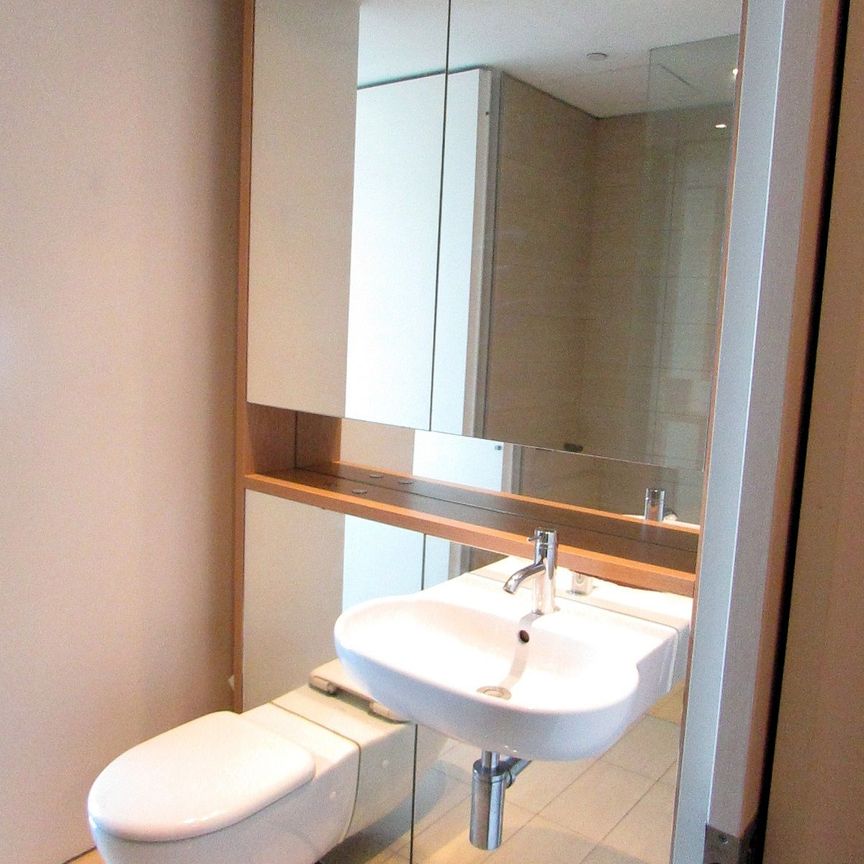 Luxury Two-Bedroom Apartment in Central Park Precinct - Unparalleled Lifestyle and Convenience - Photo 1