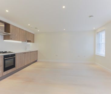 1 Bedroom Flat, Gerrard Street, London, Greater London, Soho, W1D - Photo 6