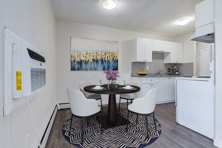Renovated Suite - 1 Bedroom - Photo 4
