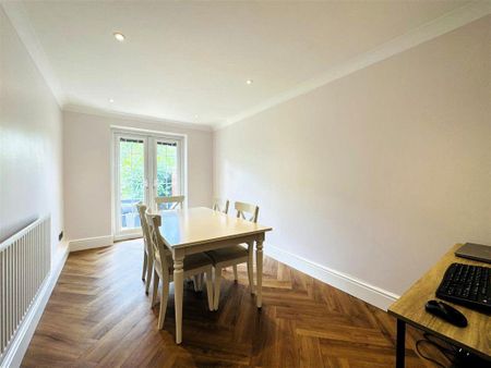 4 bedroom detached house to rent - Photo 4