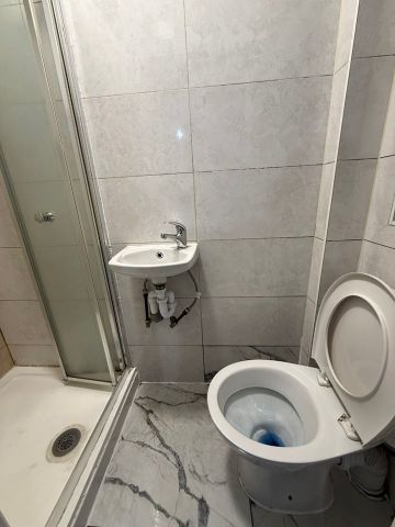 Studio Flat, High Road, IG1 - Photo 5