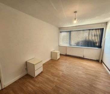 2 bedroom maisonette to rent - Photo 4