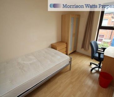 4 Bed - Welton Place, Hyde Park, Leeds - Photo 1