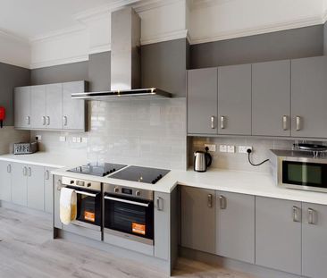 8 bedroom flat to rent - Photo 6