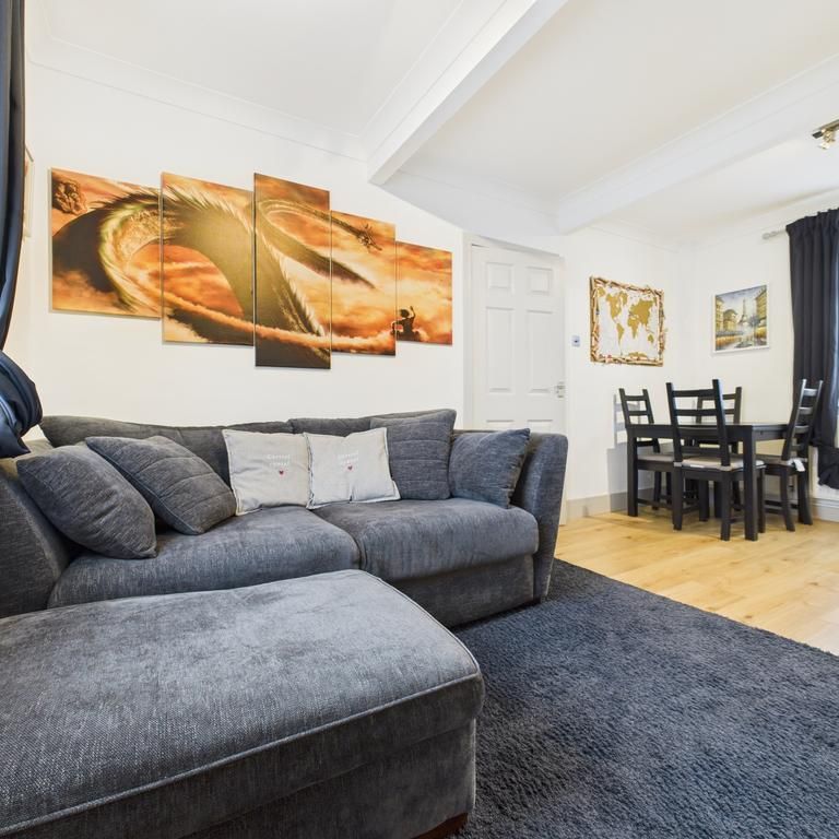 3 bedroom semi-detached house to rent - Photo 1