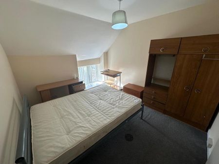4 bedroom flat to rent - Photo 5