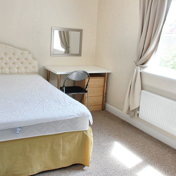 3 bed to rent in Roe Drive, Norwich, NR5 - Photo 1