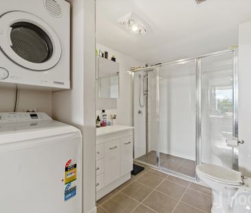 Modern One Bedroom Apartment - Photo 4