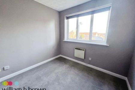 St. Leonards Close, GRAYS - Photo 2