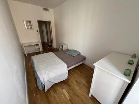 Location Appartement 4 pièces 84m² NICE 06000 - Photo 2