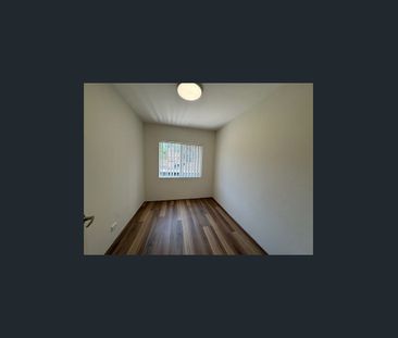 "Location Perfect" - Photo 5