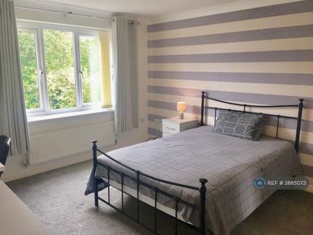 5 bedroom detached house to rent - Photo 4