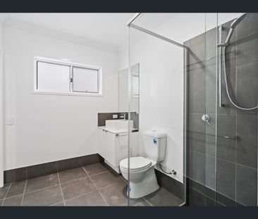 2/48 Larcom Cres, Redbank Plains, Qld 4301 - Photo 1