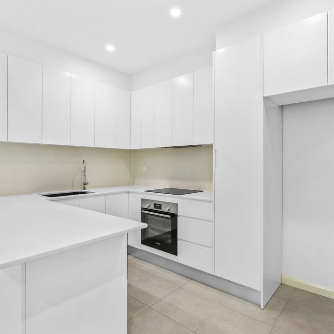 Luxuriously Designed, Near New, Stylish And Sun Kissed Executive Style Two Bedroom Garden Granny Flat In A Blue Ribbon, Park-Side Location - Photo 1