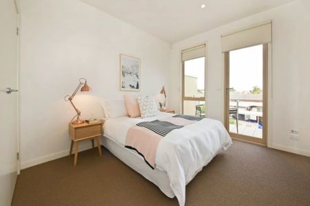 Unit 1/393 Nepean Highway, Mordialloc. - Photo 5