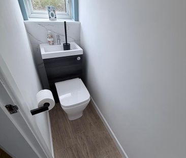 3 bedroom semi-detached house to rent - Photo 3