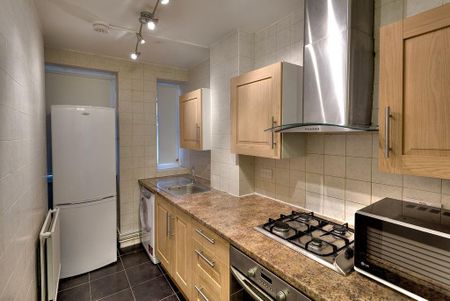 4 bedroom apartment to rent - Photo 2