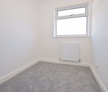 3 Bedroom Semi-Detached House - Photo 3