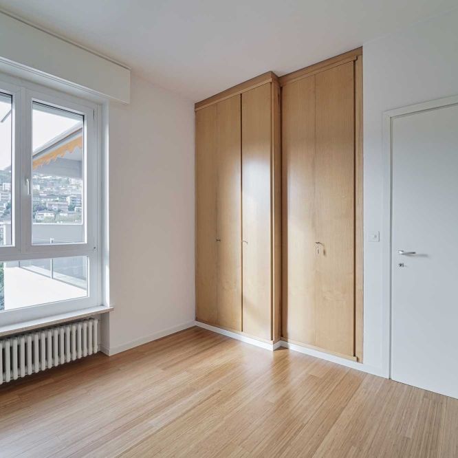 LUMINOSO ATTICO DI 4.5 LOCALI COMPLETAMENTE RINNOVATO - Photo 1