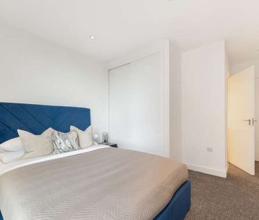 Modern 2-Bedroom, 2-Bathroom With En-suite Apartment in Wembley Cen... - Photo 5