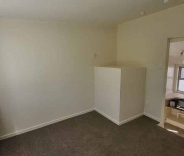 Warm and Inviting in Berhampore - Photo 3