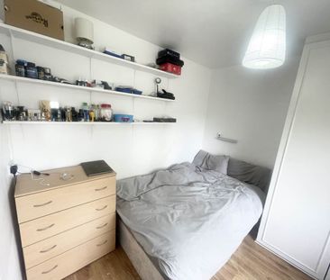 Stanhope Drive (Room 3), Horsforth, Leeds - Photo 5