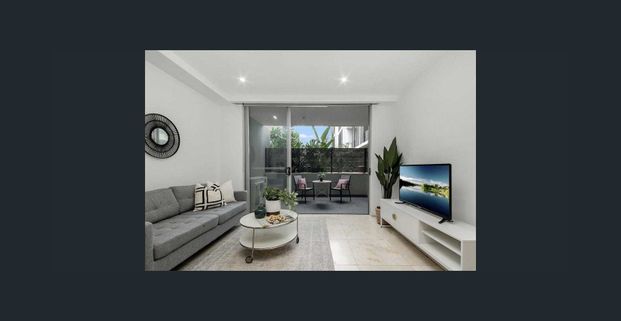 Beautifully Presented Two Bedroom Unit Plus Study - Photo 1