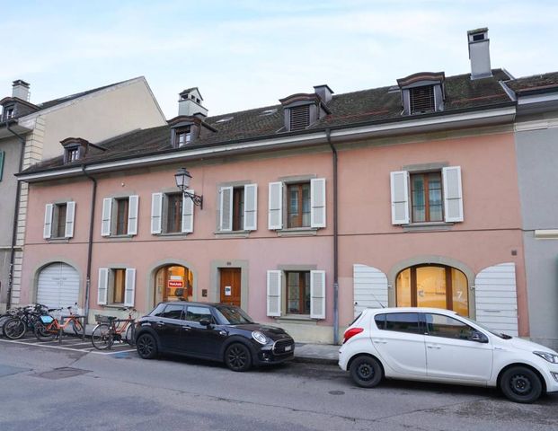 Appartement duplex mensardé de 5 pièces au 2ème étage dans un immeuble sans ascenseur - Photo 1