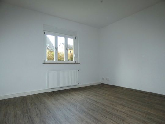 *** Heimaterde! 2 Zimmer-Wohnküche – modernes Duschbad – eigener Garten!*** - Photo 1