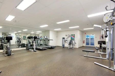 “Fully furnished, beautifully presented studio apartment” - Photo 4