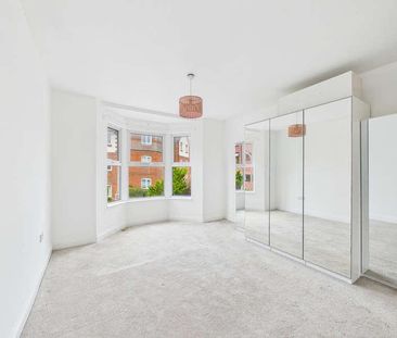 Queens Road, High Wycombe, Buckinghamshire, HP13 - Photo 3