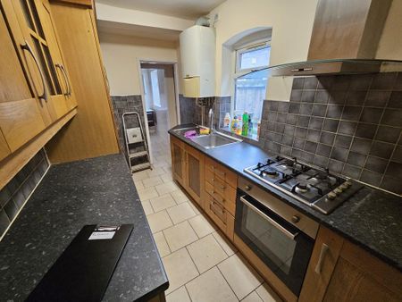 3 bedroom terraced house to rent - Photo 5
