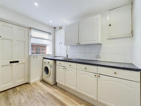 2 bedroom maisonette to rent - Photo 4