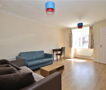 The Gables, Guildford, Surrey, GU2 9JR - Photo 4