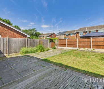4 bedroom semi-detached house to rent - Photo 4