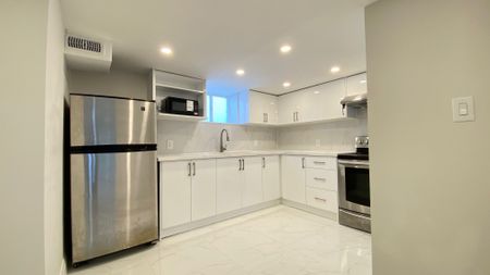 For Lease - 728 Danforth Road Unit# Lwr, Toronto, Ontario - Photo 2